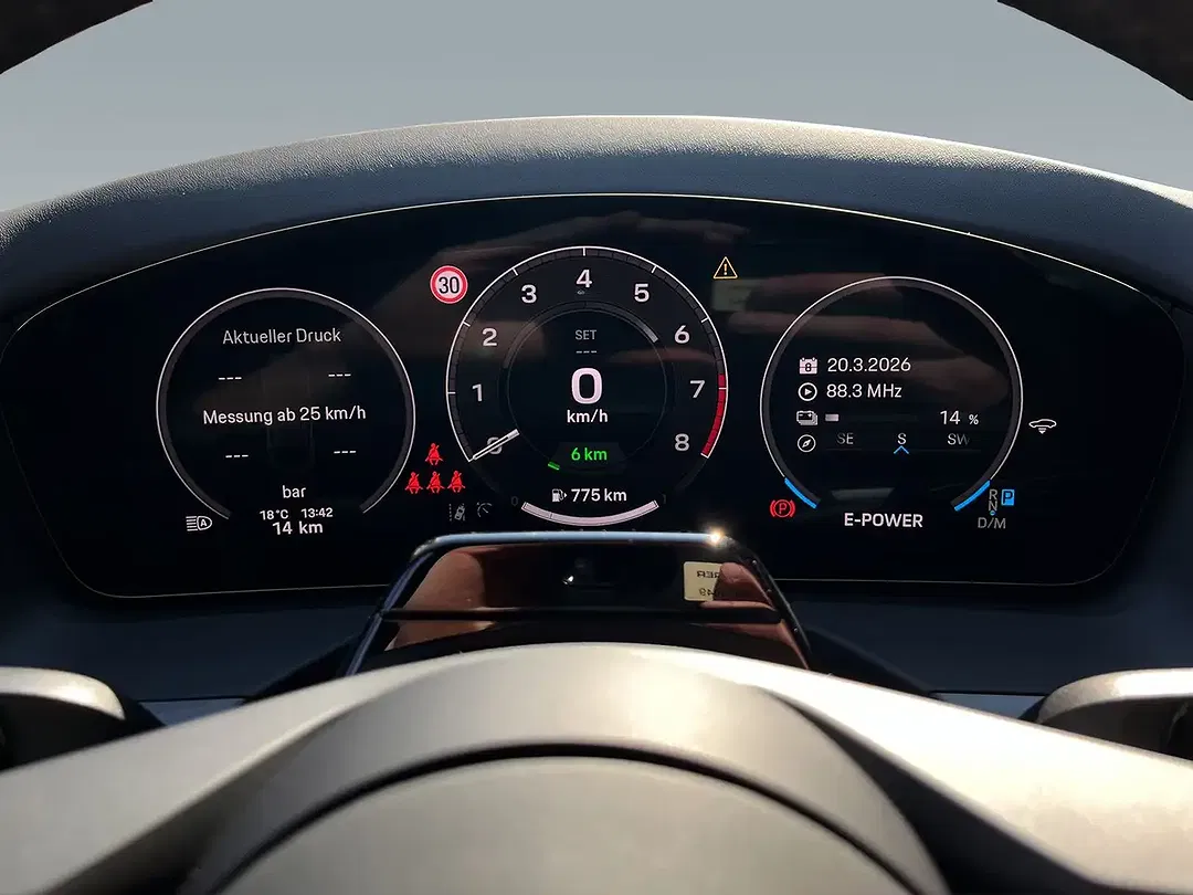 Porsche Panamera E-Hybrid Active - Thumbnail 13