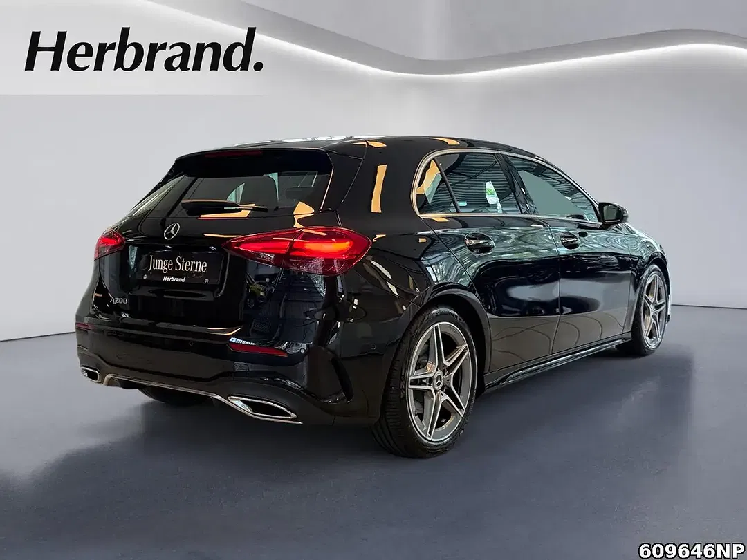 Mercedes-Benz A 200 AMG - Thumbnail 3