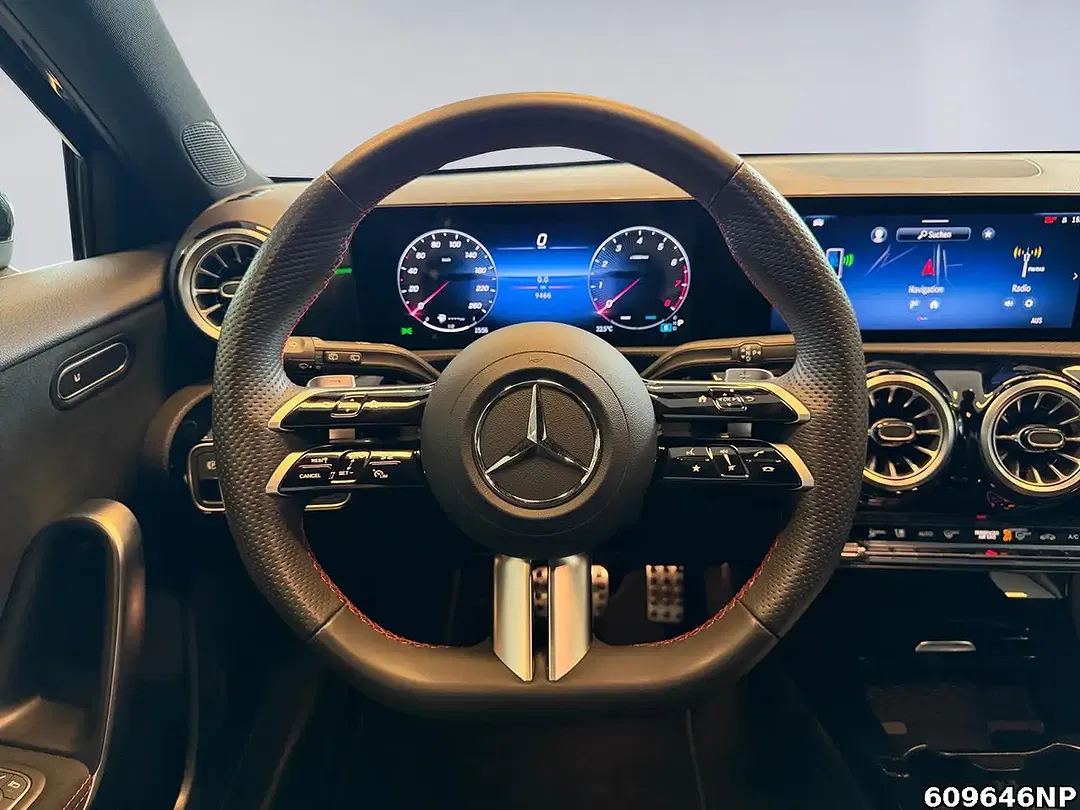Mercedes-Benz A 200 AMG - Thumbnail 9