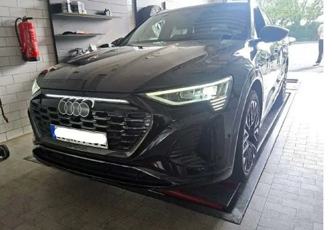 Audi Q8 e-tron 55 quattro S line - Afbeelding 1