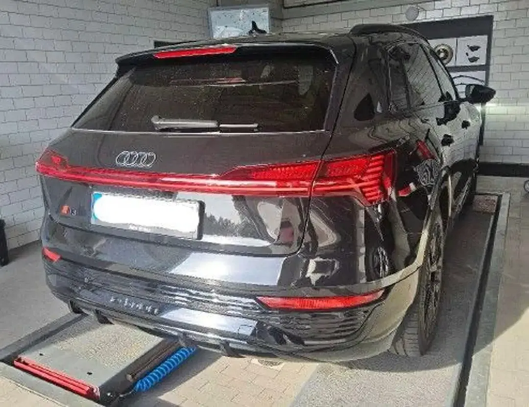 Audi Q8 e-tron 55 quattro S line - Thumbnail 4