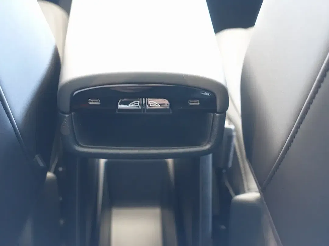 Volvo EX30 EV AWD Ultra - Thumbnail 14