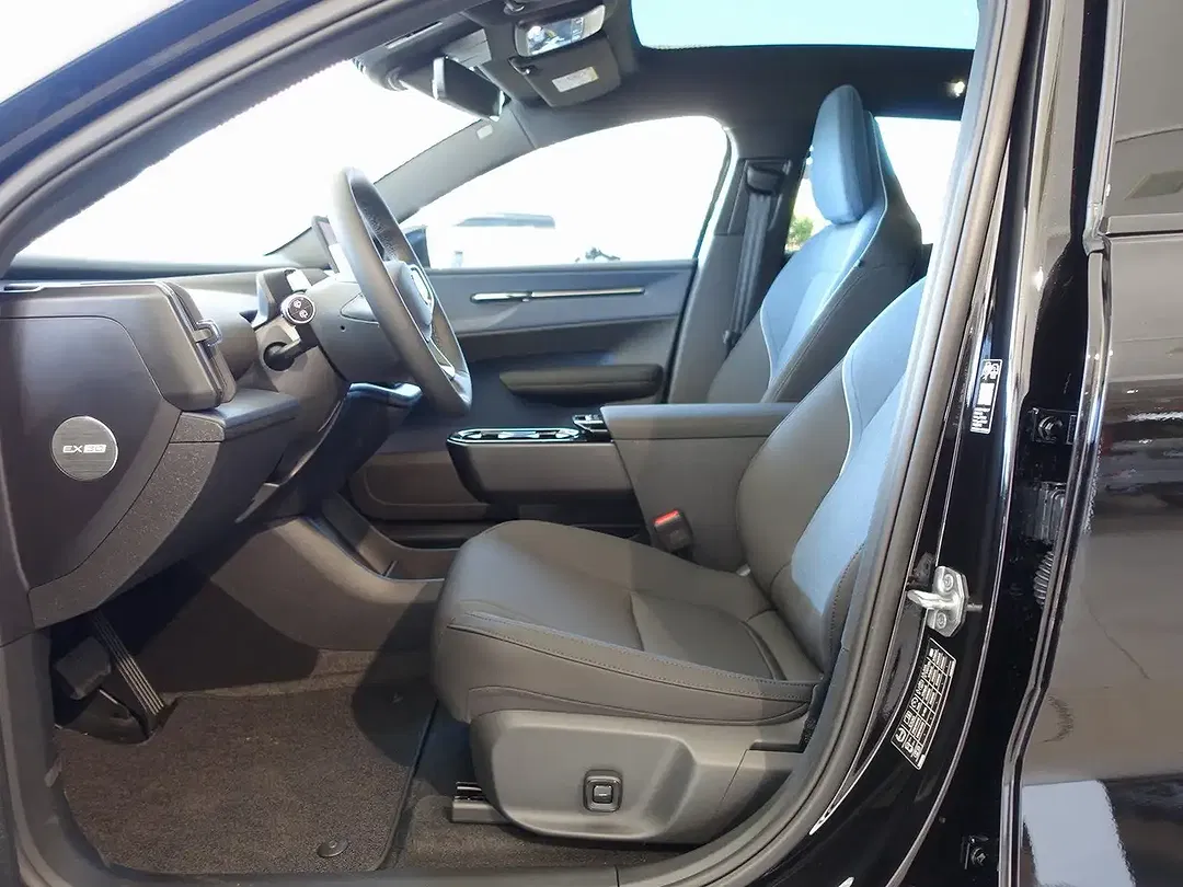Volvo EX30 EV AWD Ultra - Thumbnail 7
