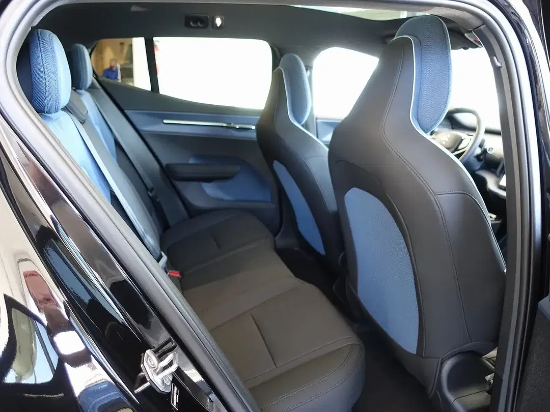 Volvo EX30 EV AWD Ultra - Thumbnail 9