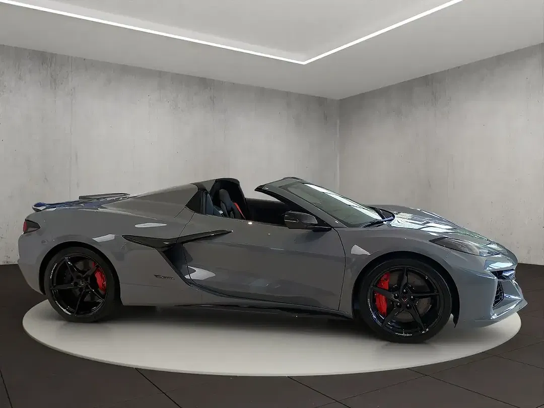 Corvette C8 E-Ray 3LZ Convertible - Thumbnail 6