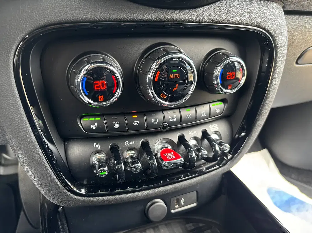 MINI Cooper Clubman 1.5 - Thumbnail 14