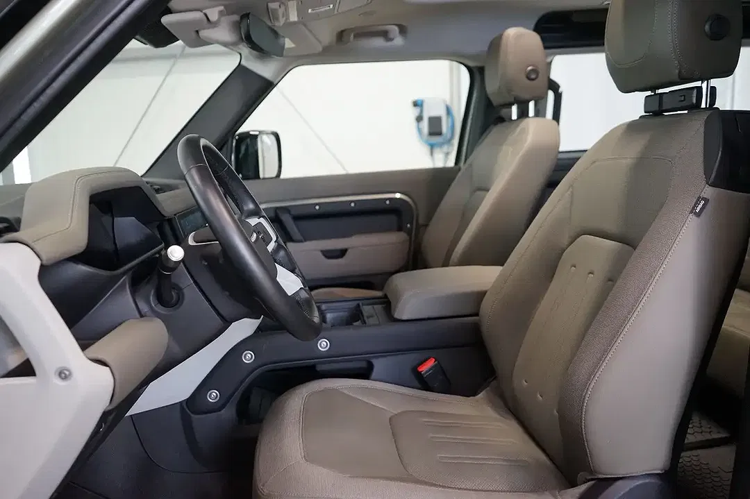 Land Rover Defender P300 90 S - Thumbnail 11