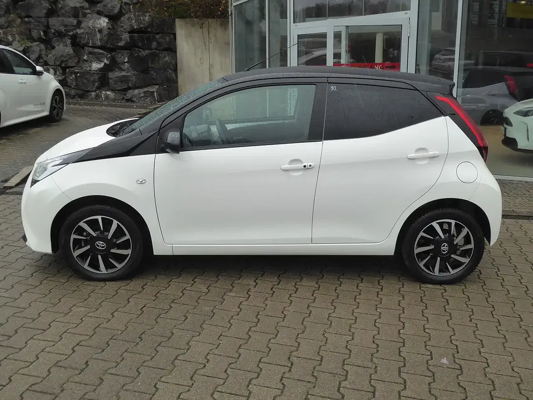 Toyota Aygo - Thumbnail 6