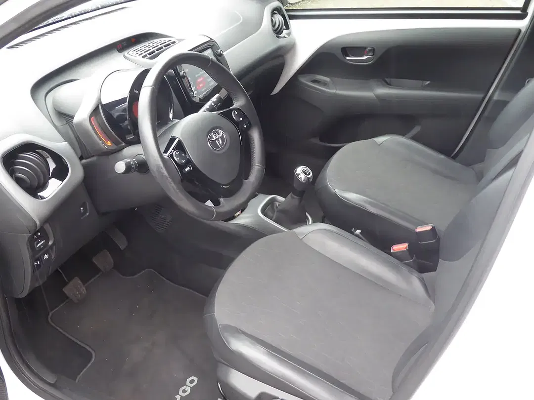 Toyota Aygo - Thumbnail 9