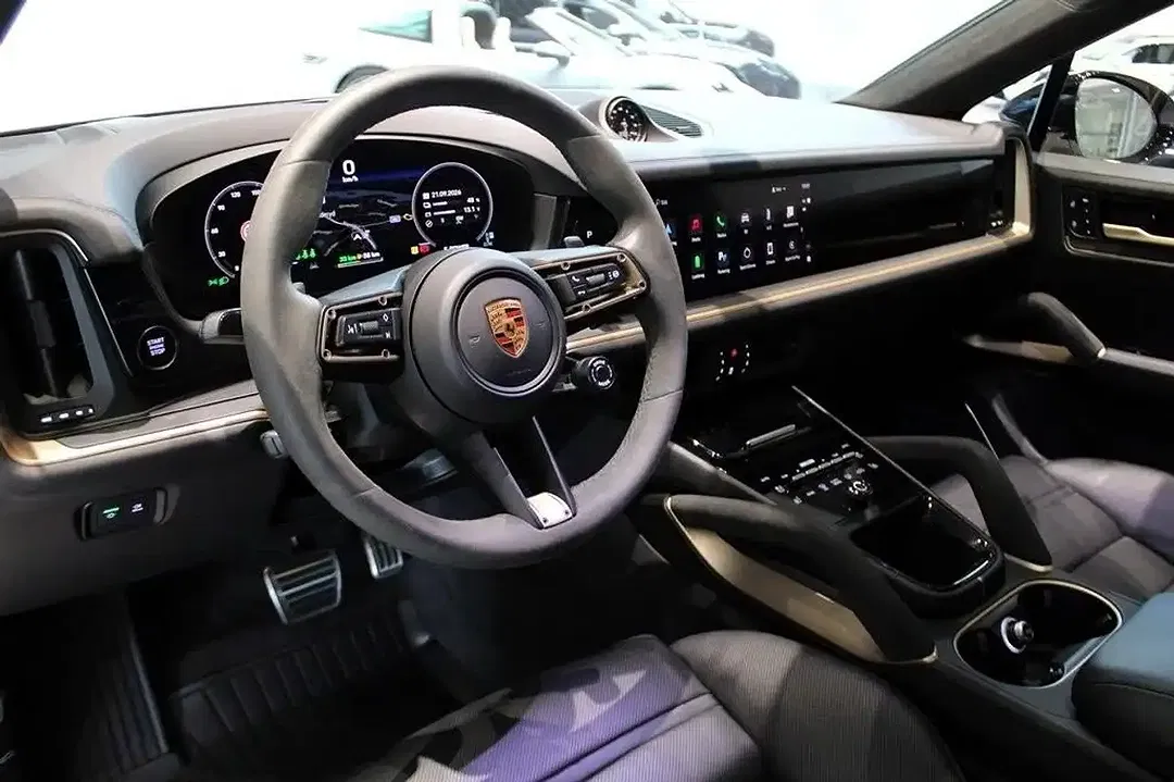 Porsche Cayenne E-Hybrid Coupe - Thumbnail 10