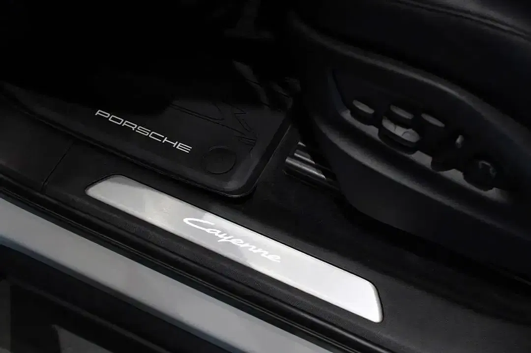 Porsche Cayenne E-Hybrid Coupe - Thumbnail 17