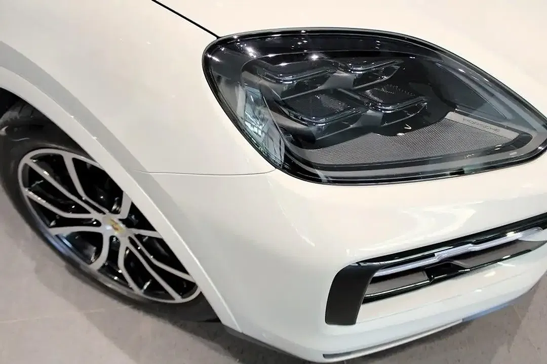 Porsche Cayenne E-Hybrid Coupe - Thumbnail 3