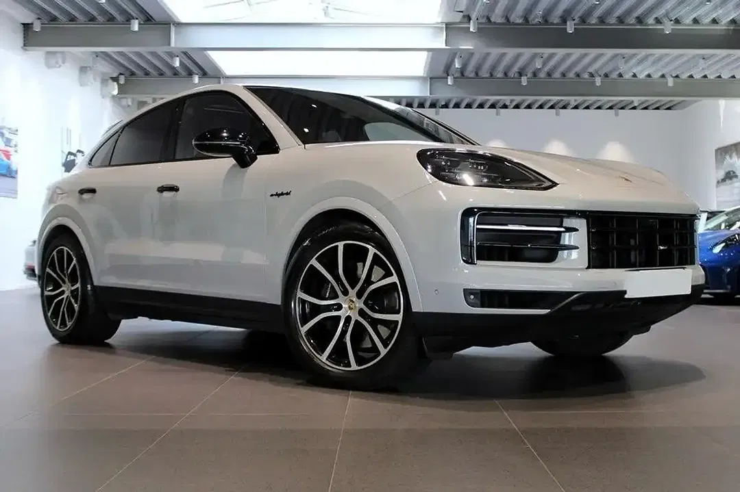 Porsche Cayenne E-Hybrid Coupe - Thumbnail 5