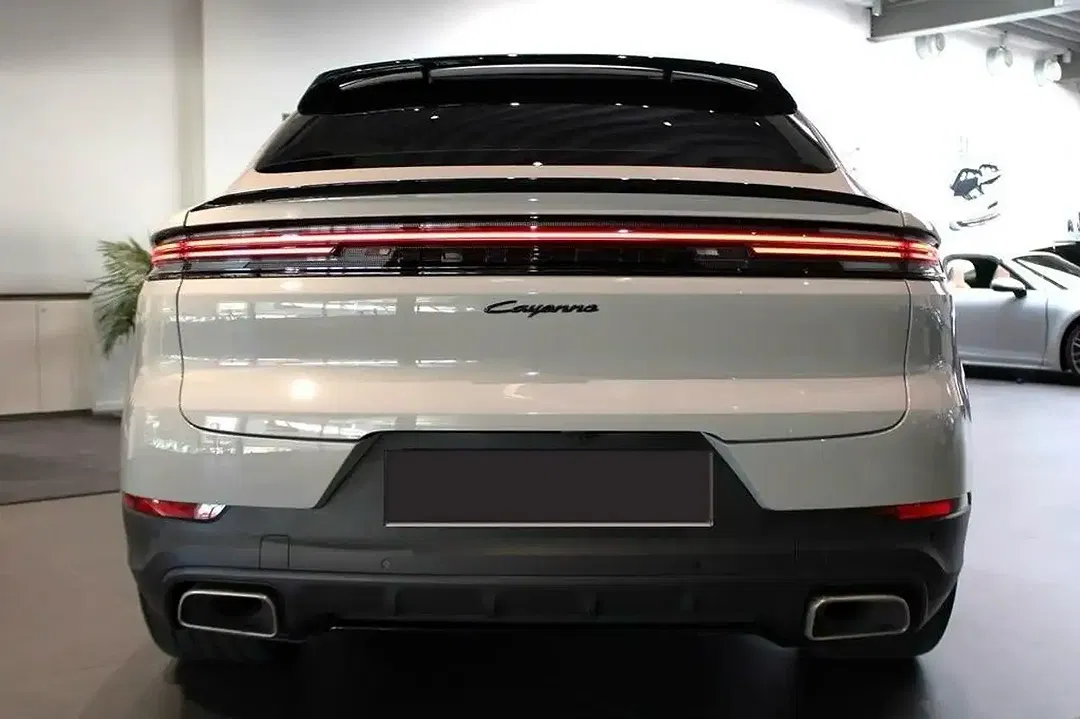 Porsche Cayenne E-Hybrid Coupe - Thumbnail 6
