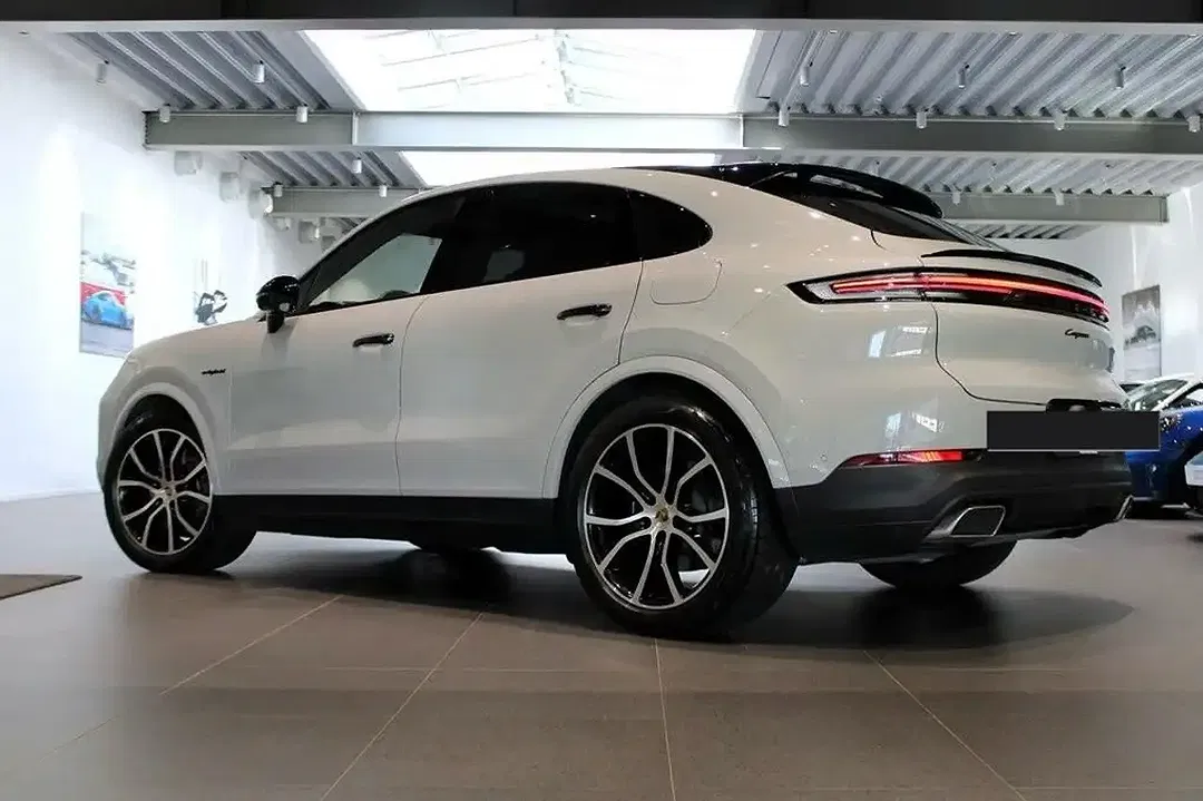 Porsche Cayenne E-Hybrid Coupe - Thumbnail 7