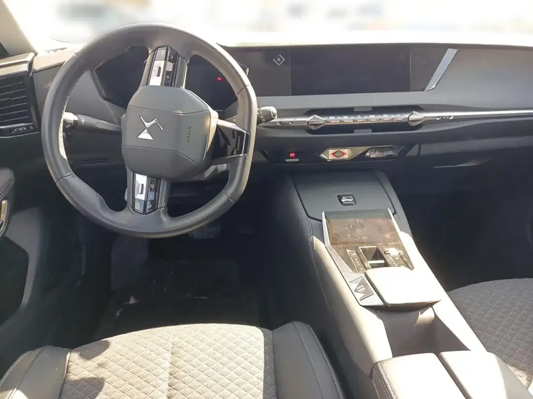 DS Automobiles DS 4 - Thumbnail 11