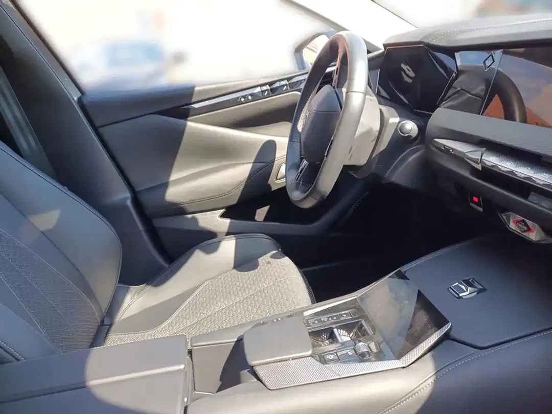 DS Automobiles DS 4 - Thumbnail 12