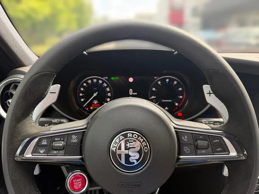 Alfa Romeo Giulia Quadrifoglio - Thumbnail 20