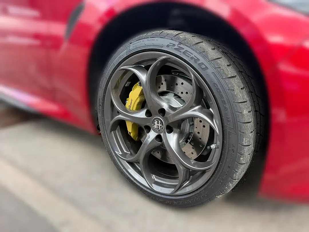 Alfa Romeo Giulia Quadrifoglio - Thumbnail 5