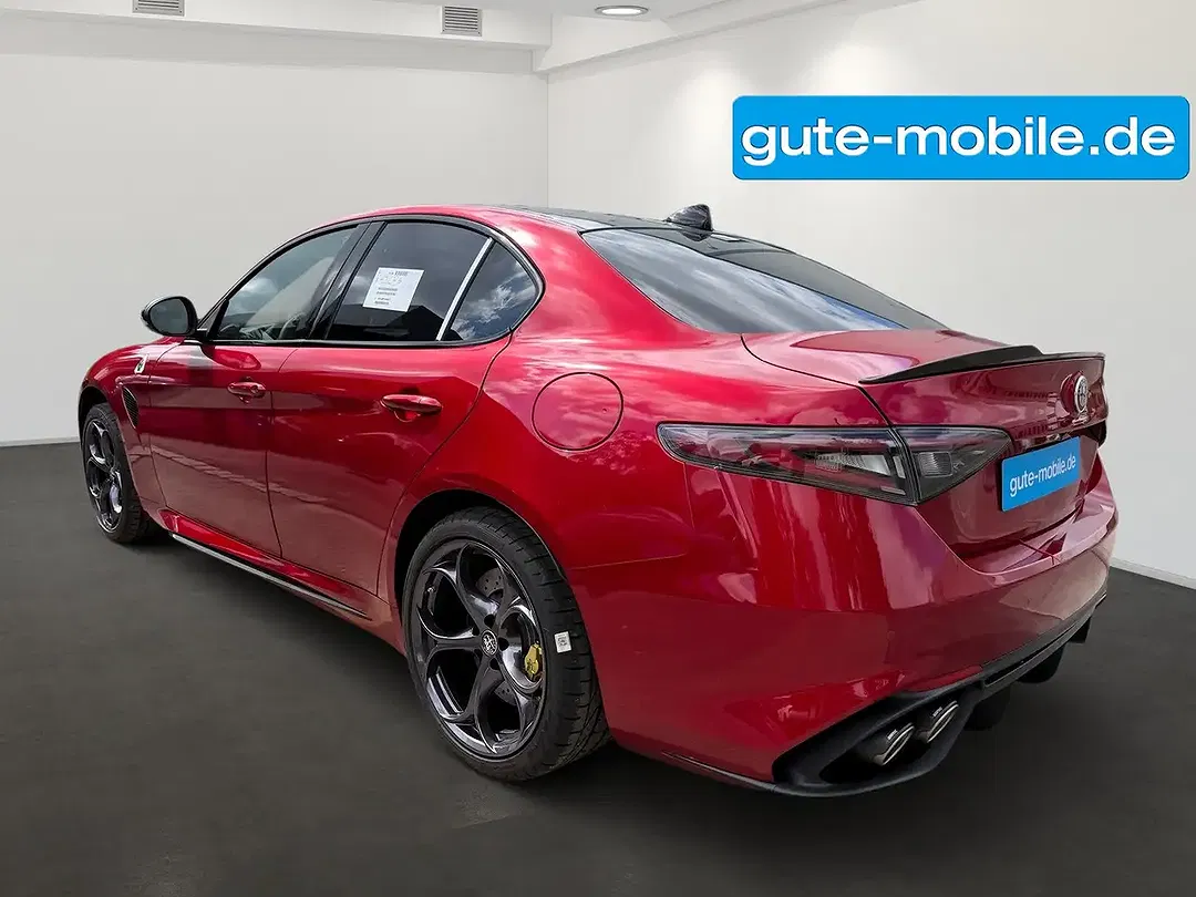 Alfa Romeo Giulia Quadrifoglio - Thumbnail 8