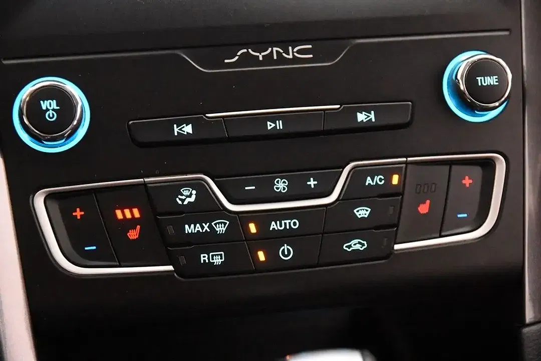 Ford Mondeo 2.0 Hybrid - Thumbnail 14