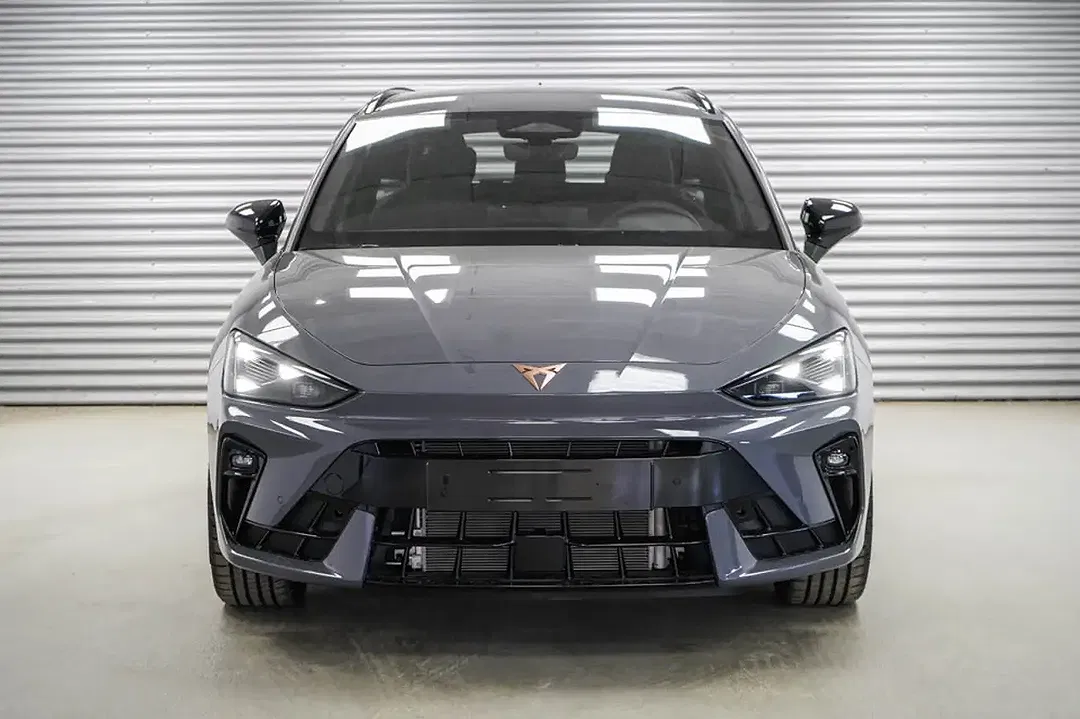 CUPRA Leon 2.0 TSI DSG 4x4 - Thumbnail 2