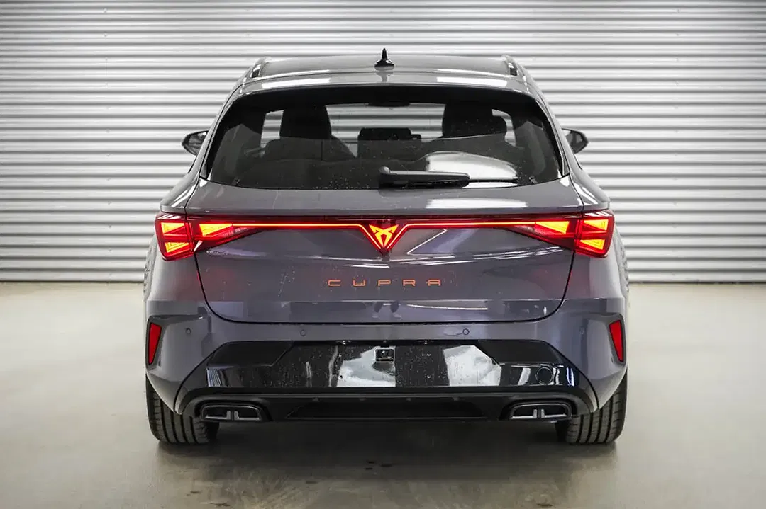 CUPRA Leon 2.0 TSI DSG 4x4 - Thumbnail 4