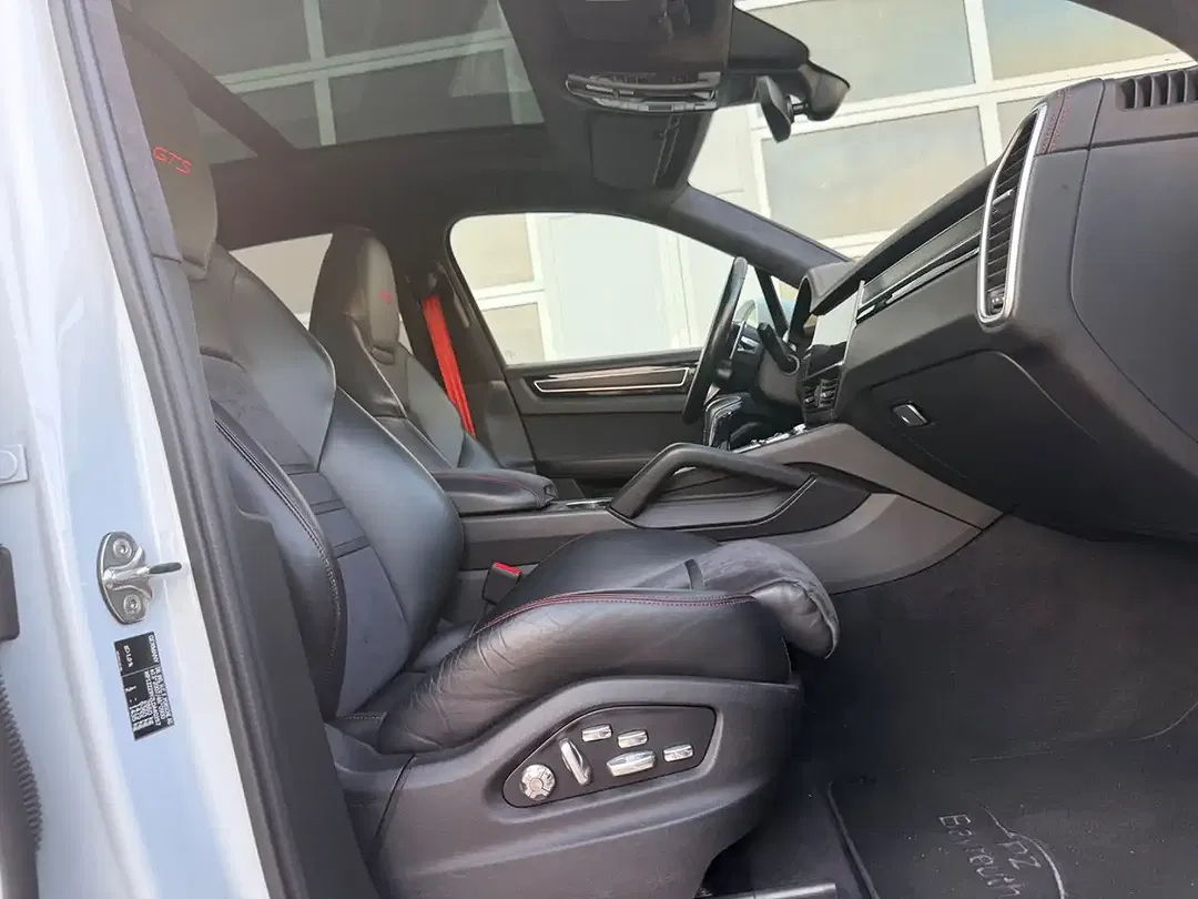 Porsche Cayenne GTS - Thumbnail 10