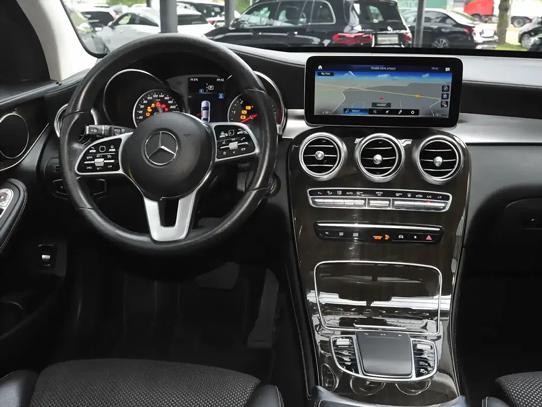 Mercedes-Benz GLC 300 4MATIC - Thumbnail 10