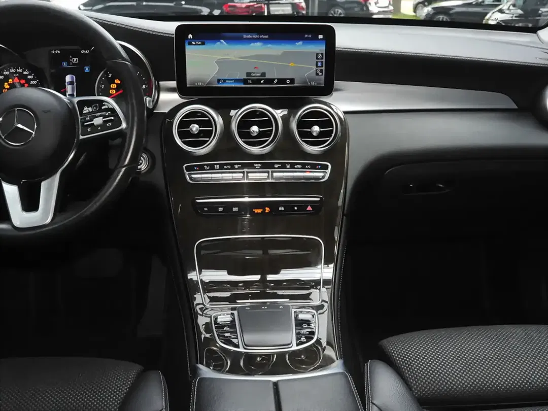 Mercedes-Benz GLC 300 4MATIC - Thumbnail 11