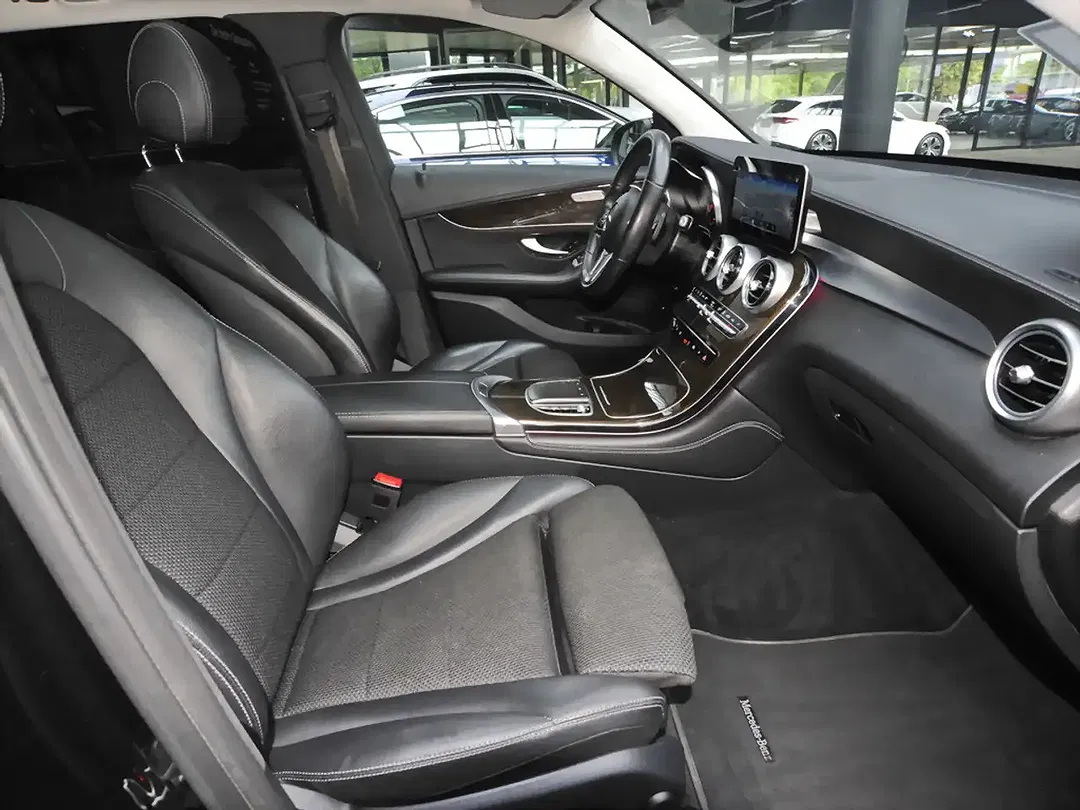 Mercedes-Benz GLC 300 4MATIC - Thumbnail 13
