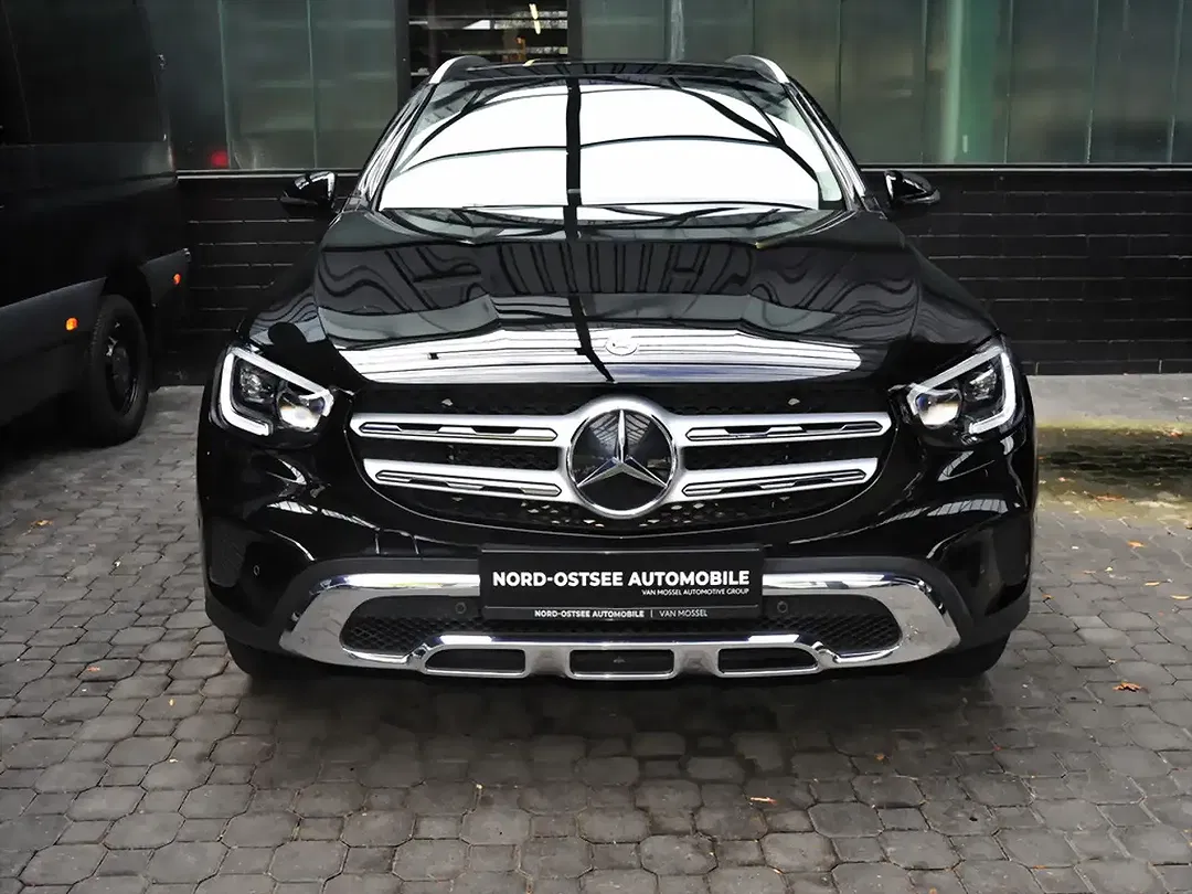 Mercedes-Benz GLC 300 4MATIC - Thumbnail 4