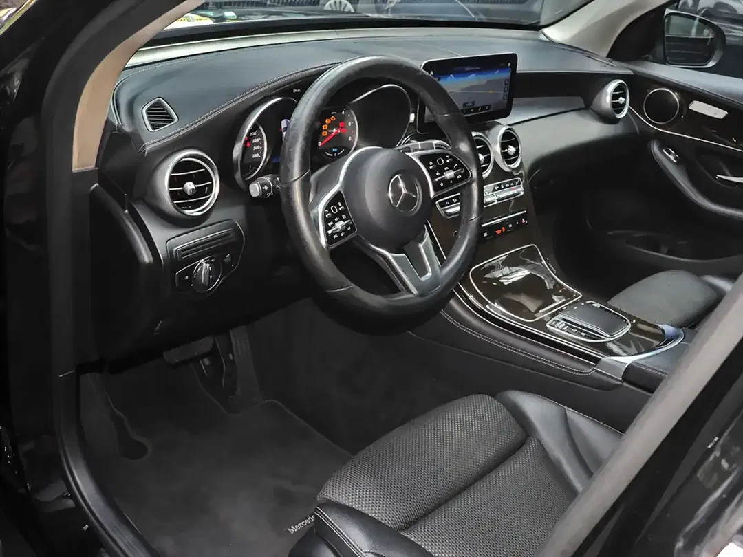 Mercedes-Benz GLC 300 4MATIC - Thumbnail 9
