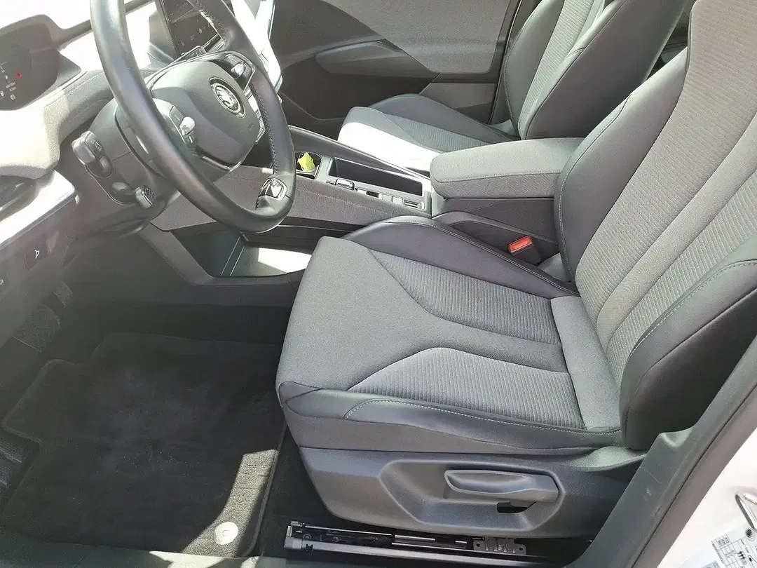 Skoda Enyaq 60 iV Loft - Thumbnail 7
