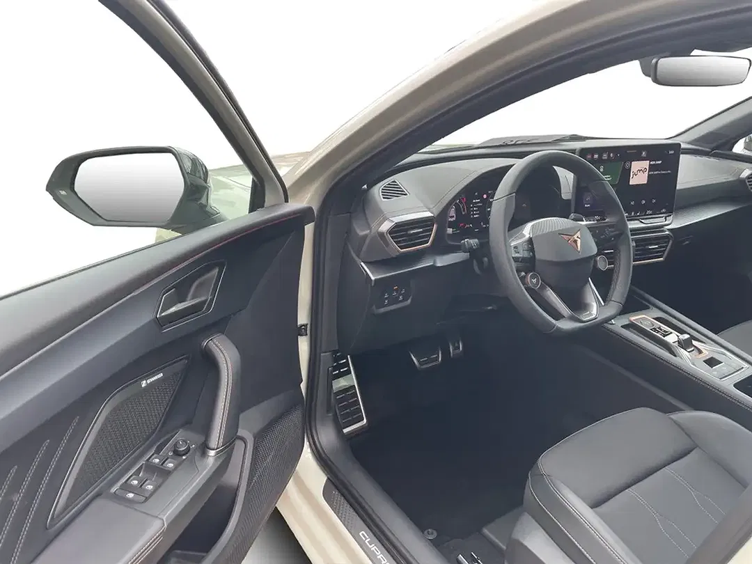 CUPRA Leon 1.5 eTSI DSG - Thumbnail 11
