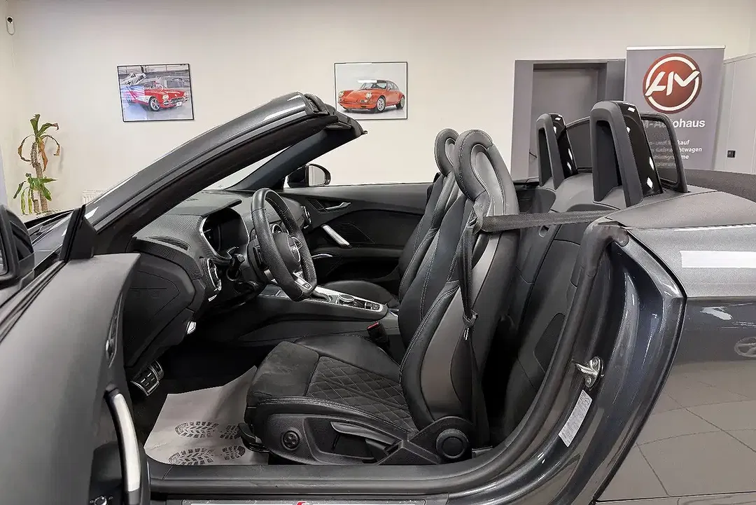 Audi TTS quattro Roadster - Thumbnail 6