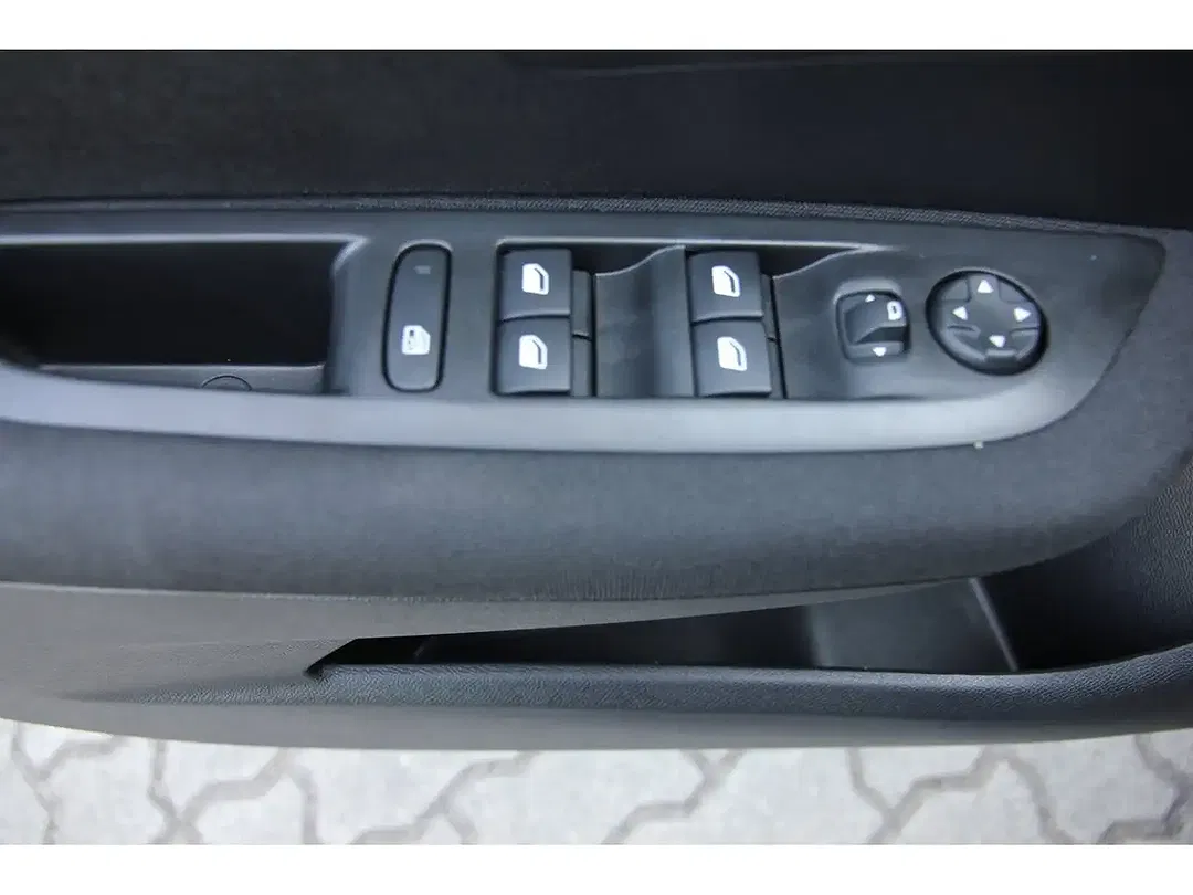 Peugeot 208 100 Hybrid Active - Thumbnail 13