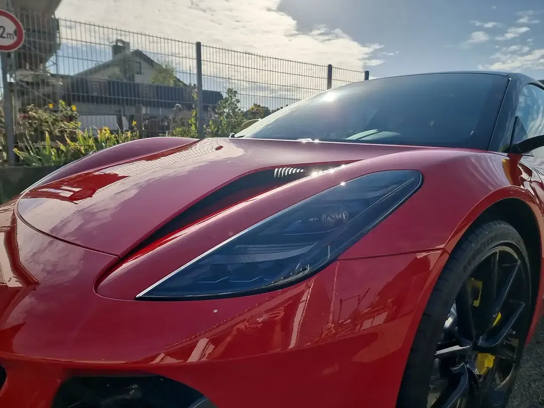 Lotus Emira V6 - Thumbnail 4