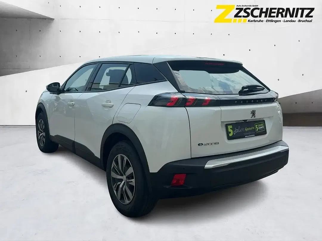 Peugeot 2008 136 EV Active - Thumbnail 2