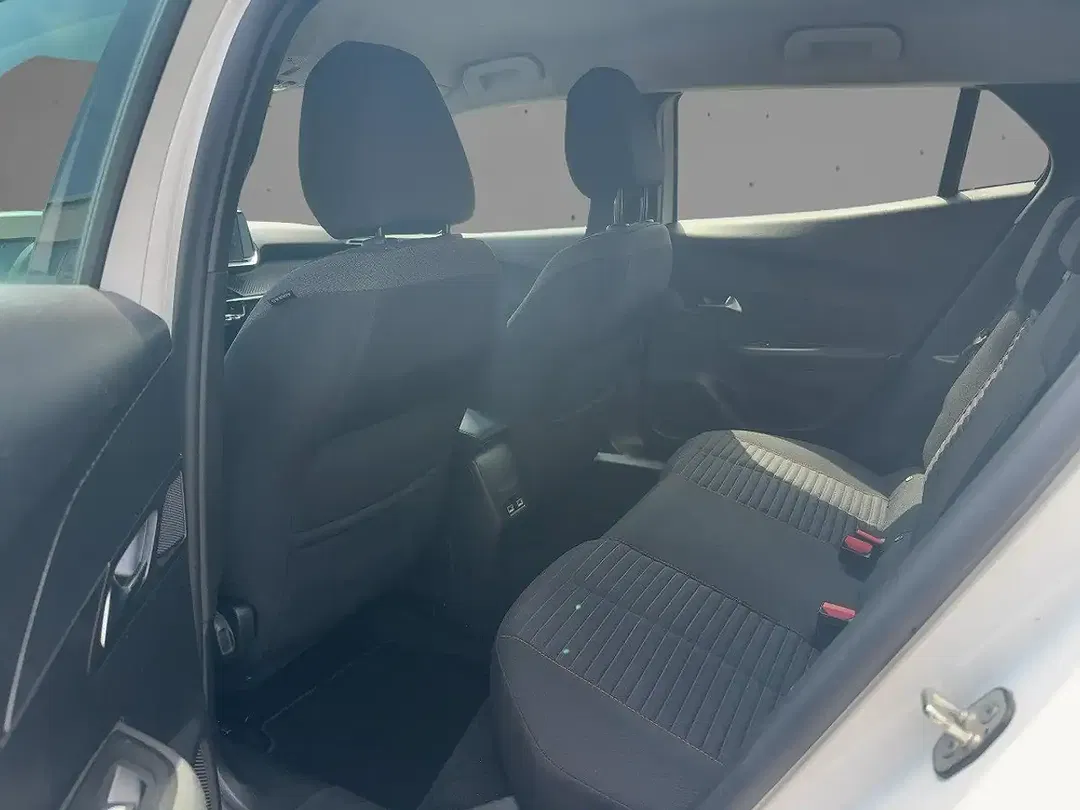 Peugeot 2008 136 EV Active - Thumbnail 7