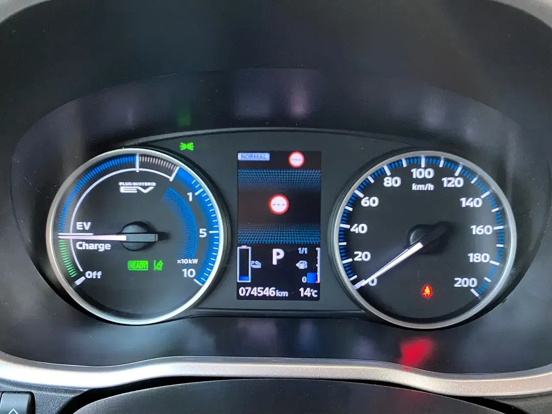 Mitsubishi Eclipse Cross PHEV 4WD Plus - Thumbnail 13