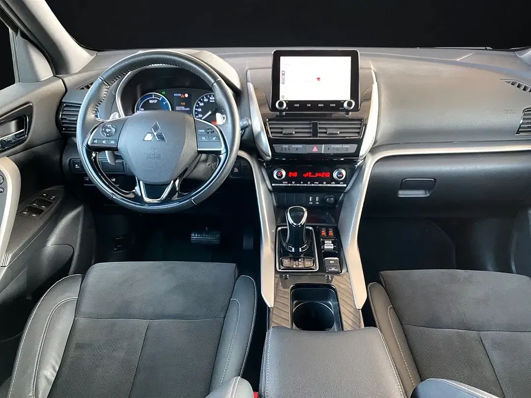 Mitsubishi Eclipse Cross PHEV 4WD Plus - Thumbnail 9