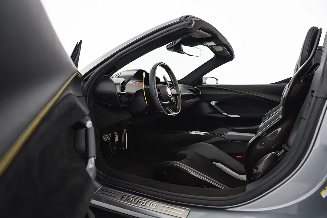 Ferrari 296 GTS - Thumbnail 14