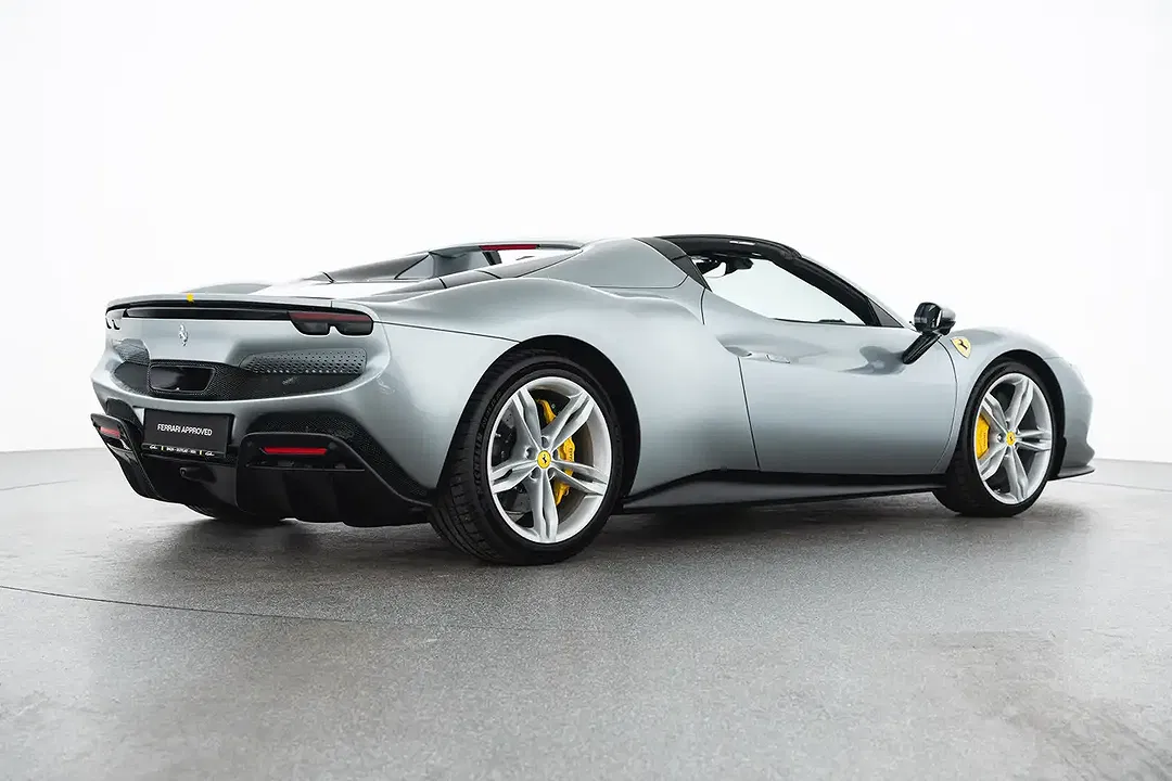 Ferrari 296 GTS - Thumbnail 5