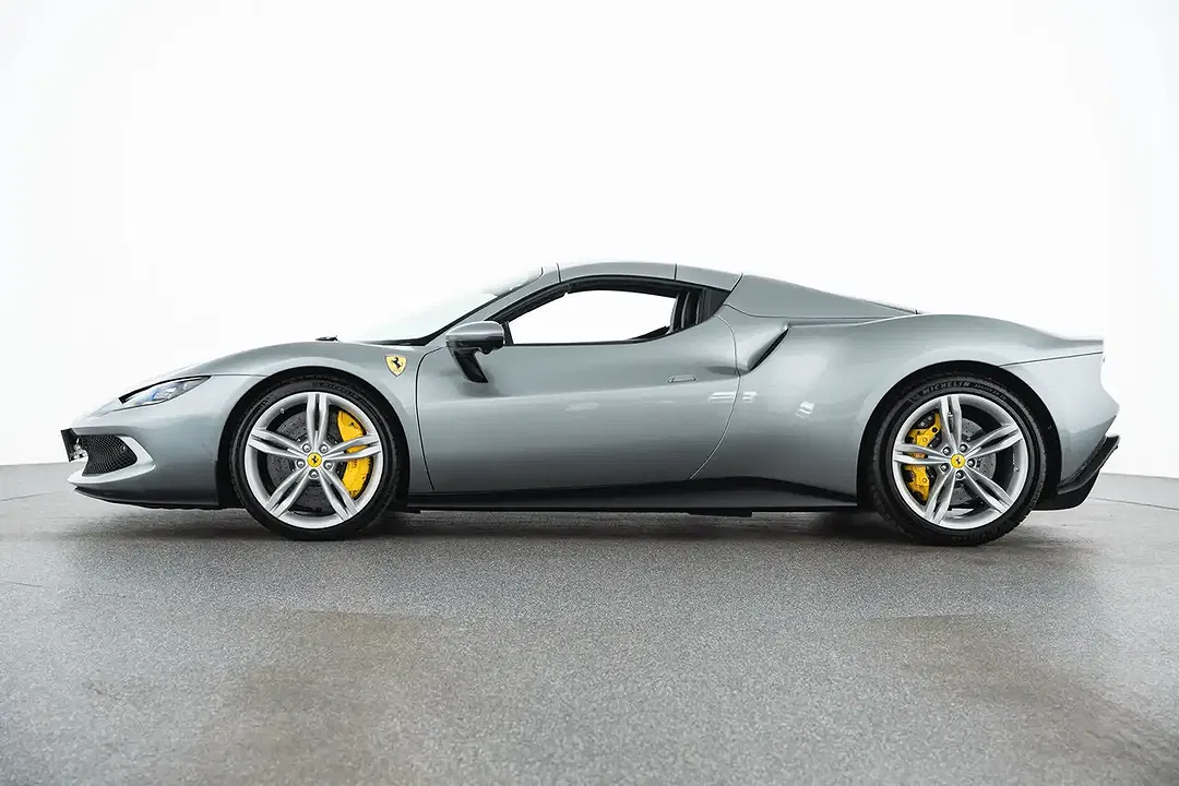 Ferrari 296 GTS - Thumbnail 8