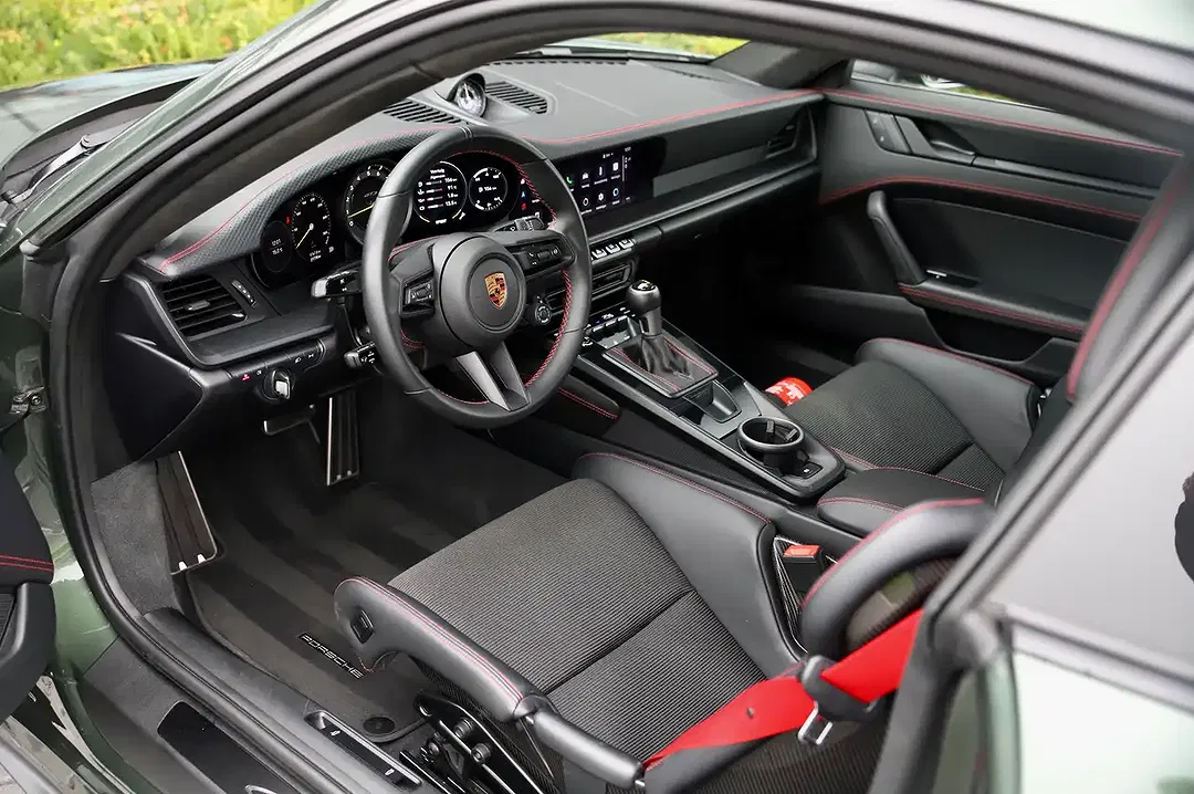 Porsche 992 GT3 Touring - Thumbnail 18