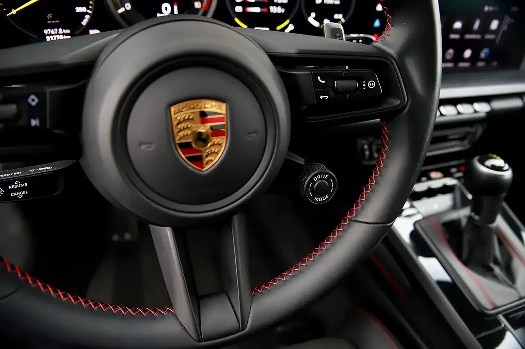 Porsche 992 GT3 Touring - Thumbnail 27