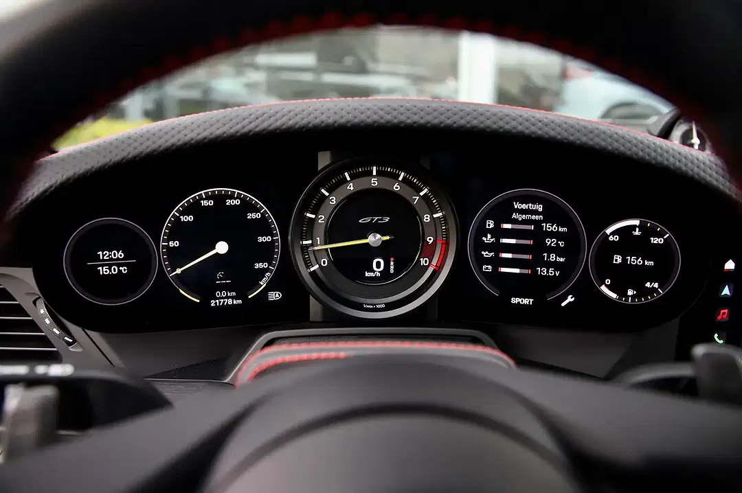 Porsche 992 GT3 Touring - Thumbnail 30