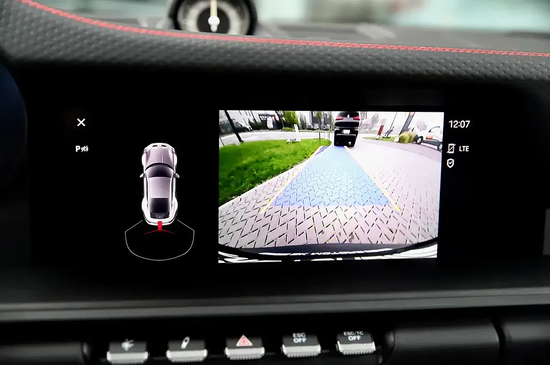 Porsche 992 GT3 Touring - Thumbnail 32