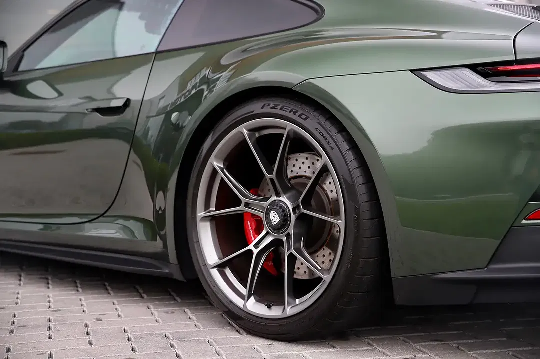 Porsche 992 GT3 Touring - foto 43
